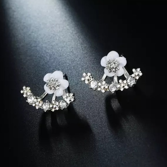 Jewelry - 5/$25 Silver Flower Stud Cluster Jacket Earrings